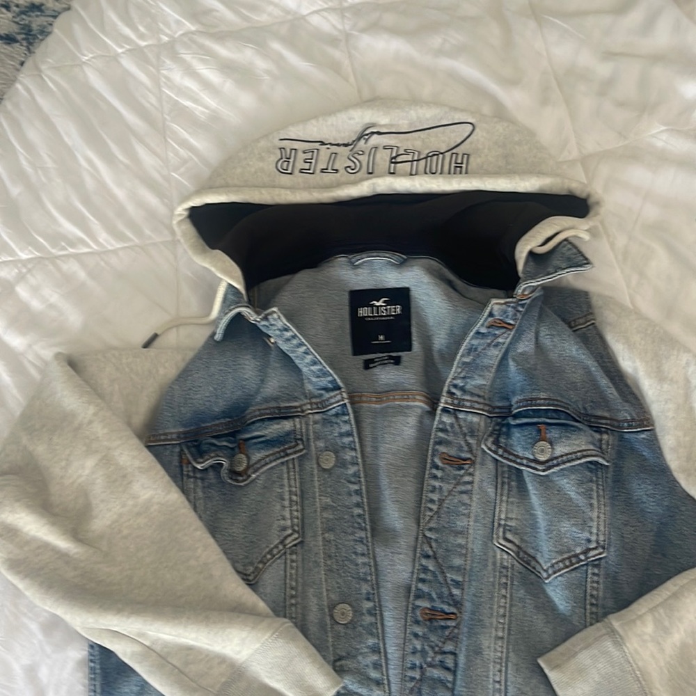Men’s medium hollister jean jacket/ sweatshirt